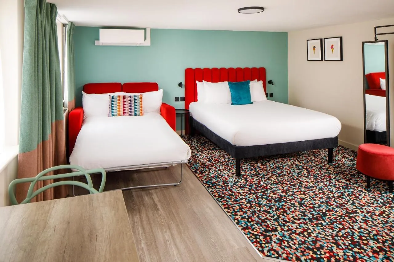 Ibis Styles Bournemouth Hotel 4*,